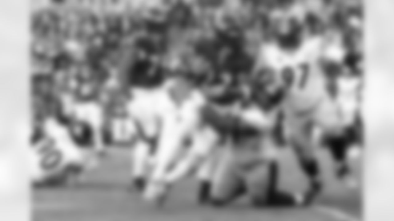 Pittsburgh Steelers defensive end Yahya Black (94) and Pittsburgh Steelers defensive tackle Cameron Heyward (97) during a regular season game between the Pittsburgh Steelers and the Baltimore Ravens, Sunday, Dec. 7, 2025 in Baltimore, MD. (Jared Wickerham / Pittsburgh Steelers)