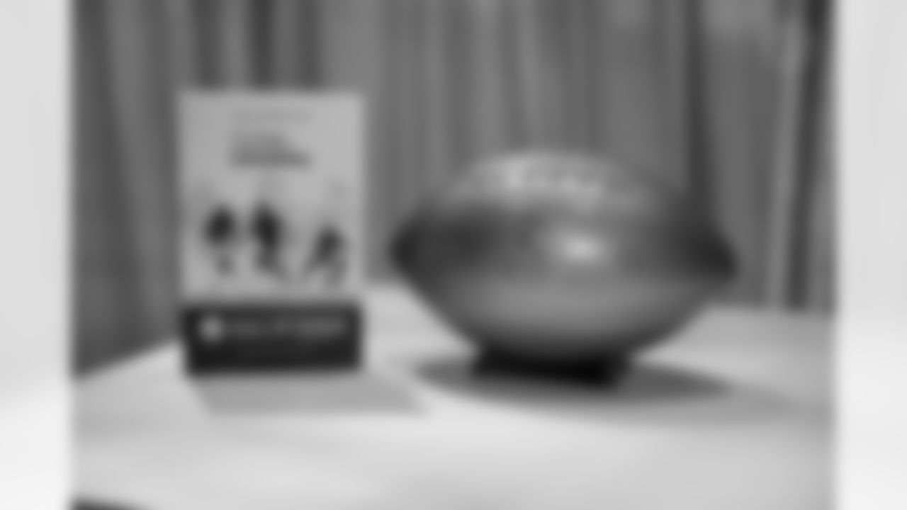 The Pittsburgh Steelers celebrate the 2025 Hall of Honor Class during the Hall of Honor Dinner Ceremony presented by U.S. Steel on Sunday, Dec. 14, 2025 in Pittsburgh, PA. (Alysa Rubin / Pittsburgh Steelers)