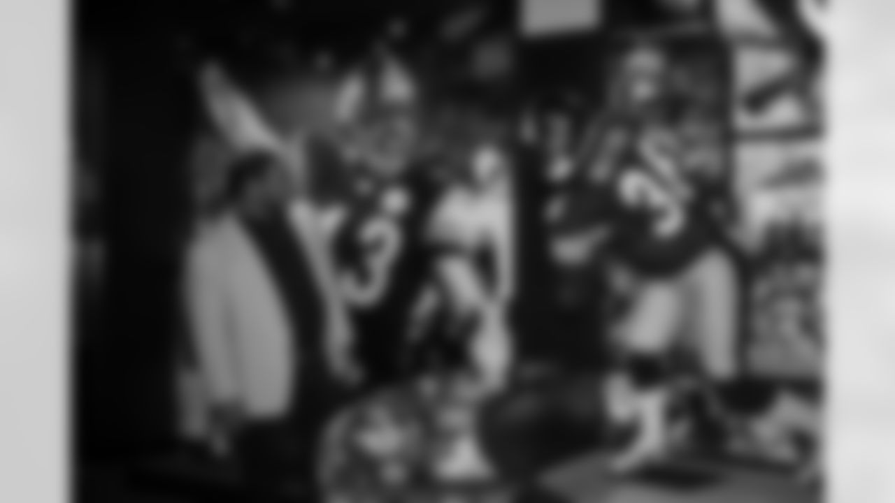 The Pittsburgh Steelers celebrated the 20th anniversary of Super Bowl XL during the Alumni Weekend Dinner at Acrisure Stadium benefitting the UPMC Sports Medicine Concussion Program, Saturday, Nov. 1, 2025 in Pittsburgh, PA. (Alysa Rubin / Pittsburgh Steelers)