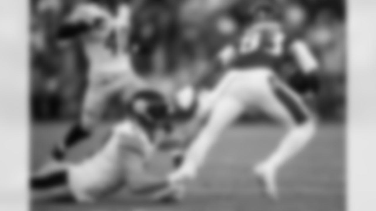 Pittsburgh Steelers linebacker Payton Wilson (41) tackles his opponent during a regular season game against the Baltimore Ravens, Sunday, Dec. 7, 2025 in Baltimore, MD. The Steelers defeated the Ravens 27-22. (Alysa Rubin / Pittsburgh Steelers)