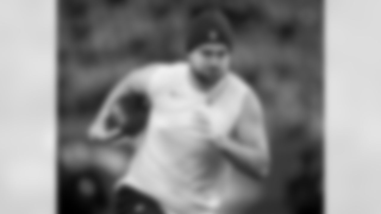 Pittsburgh Steelers tight end Pat Freiermuth (88) prior to a regular season game between the Pittsburgh Steelers and the Detroit Lions, Sunday, Dec. 21, 2025 in Detroit, MI. The Steelers defeated the Lions 29-24. (Karl Roser / Pittsburgh Steelers)