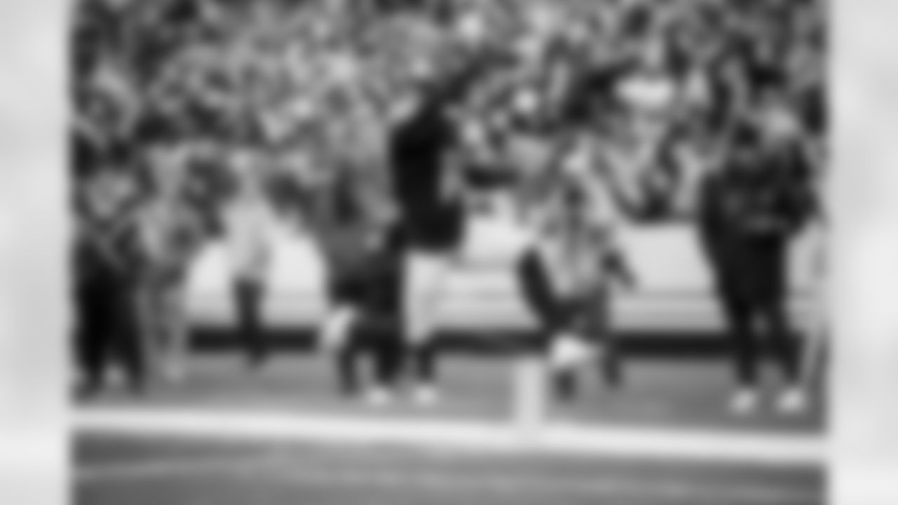 Pittsburgh Steelers running back Kenneth Gainwell (14) during a regular season game between the Pittsburgh Steelers and the Cincinnati Bengals, Sunday, Nov. 16, 2025 in Pittsburgh, PA. The Steelers defeated the Bengals 34-12. (Karl Roser / Pittsburgh Steelers)