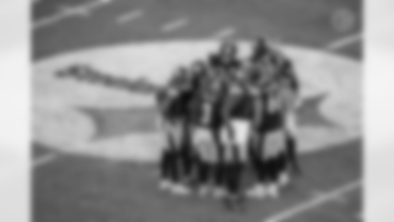 The offense huddles during a regular season game between the Pittsburgh Steelers and the Cleveland Browns, Sunday, Dec. 8, 2024 in Pittsburgh, PA. The Steelers defeated the Browns 27-14. (Taylor Ollason / Pittsburgh Steelers)