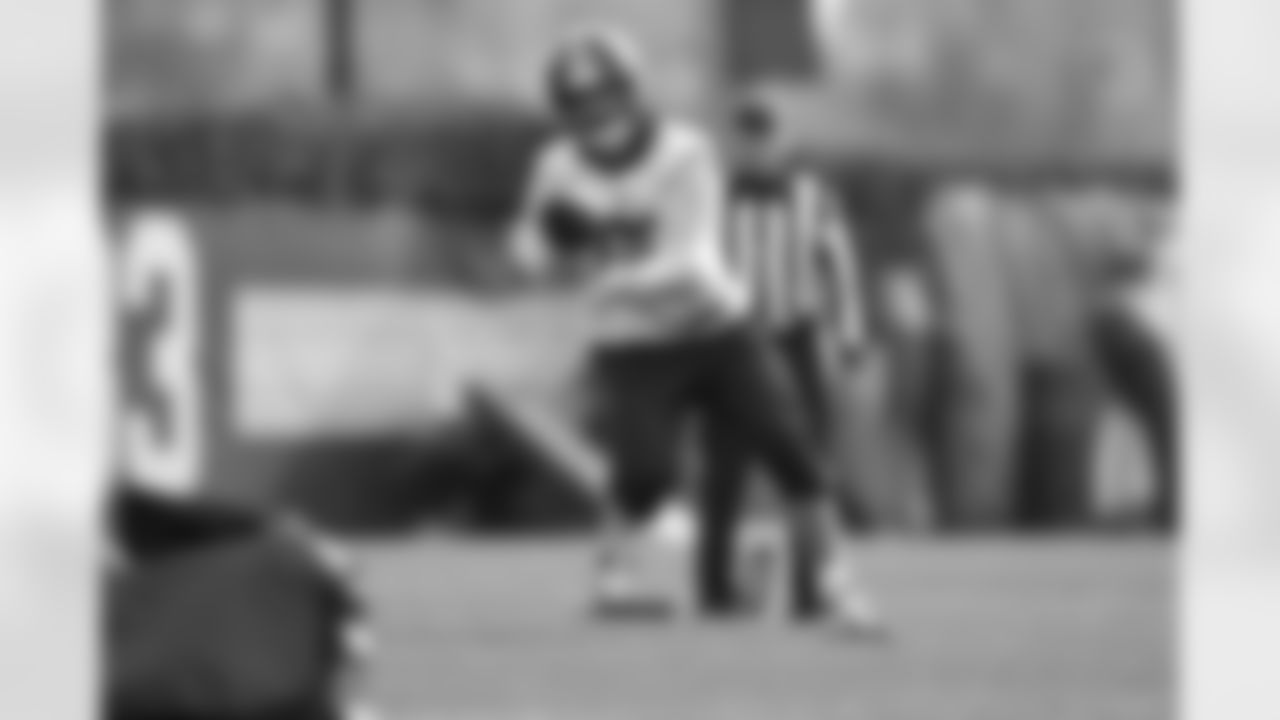 Pittsburgh Steelers tight end Pat Freiermuth (88) during practice at the UPMC Rooney Sports Complex preparing for a Week 10 matchup against the Los Angeles Chargers, Friday, Nov. 7, 2025 in Pittsburgh, PA. (Alysa Rubin / Pittsburgh Steelers)