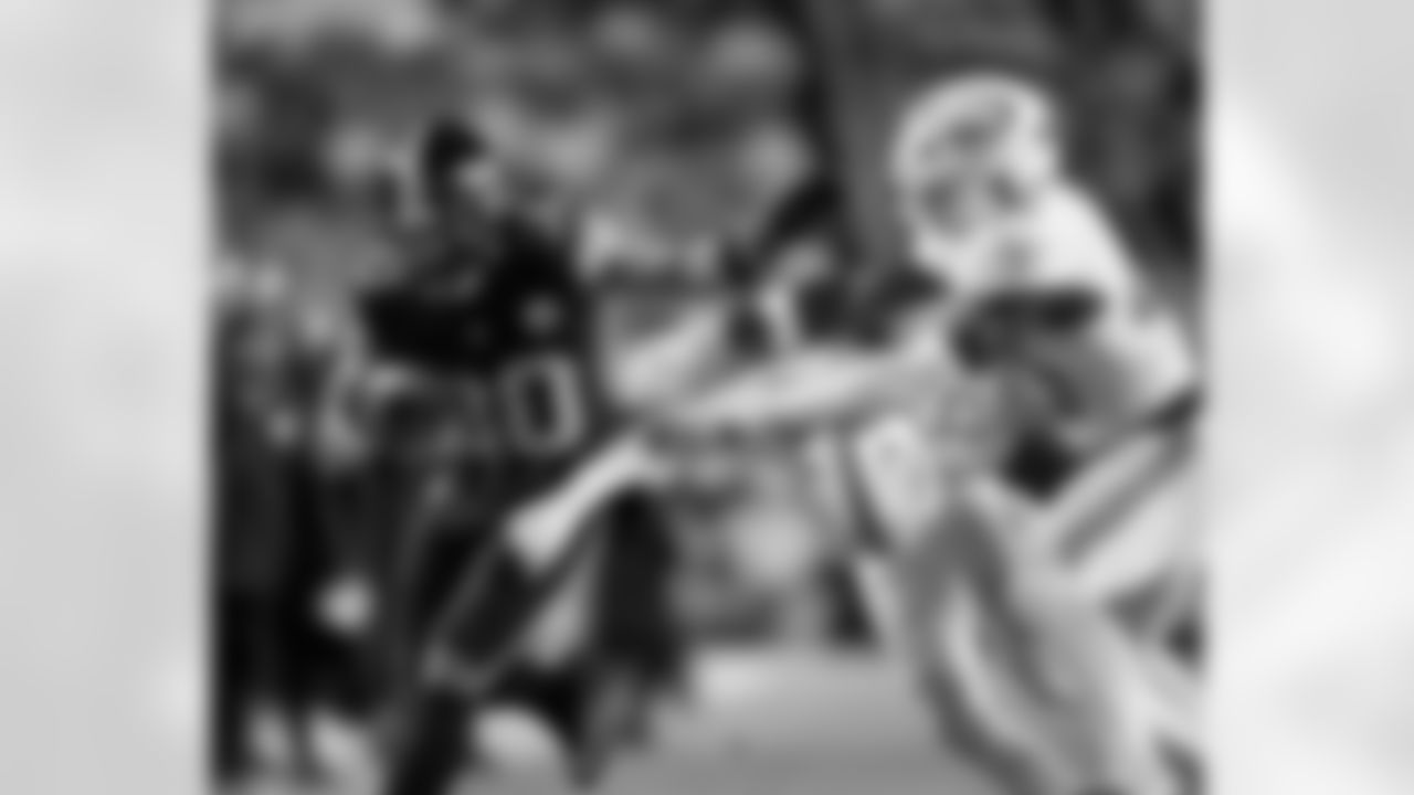 Pittsburgh Steelers running back Jaylen Warren (30) during a regular season game between the Pittsburgh Steelers and the Miami Dolphins, Monday, Dec. 15, 2025 in Pittsburgh, PA. The Steelers defeated the Dolphins 28-15. (Karl Roser / Pittsburgh Steelers)