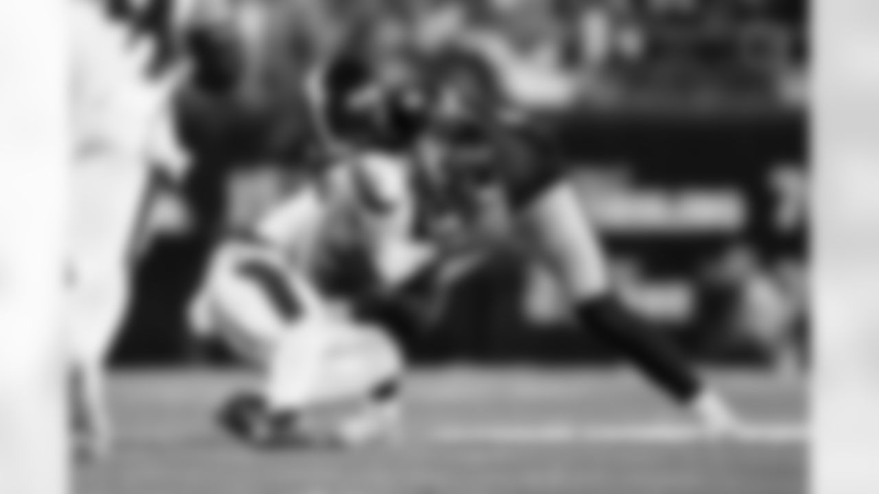 Pittsburgh Steelers linebacker Patrick Queen (6) during a postseason Wild Card game between the Pittsburgh Steelers and the Houston Texans, Monday, Jan. 12, 2026 in Pittsburgh, PA. (Alysa Rubin / Pittsburgh Steelers)