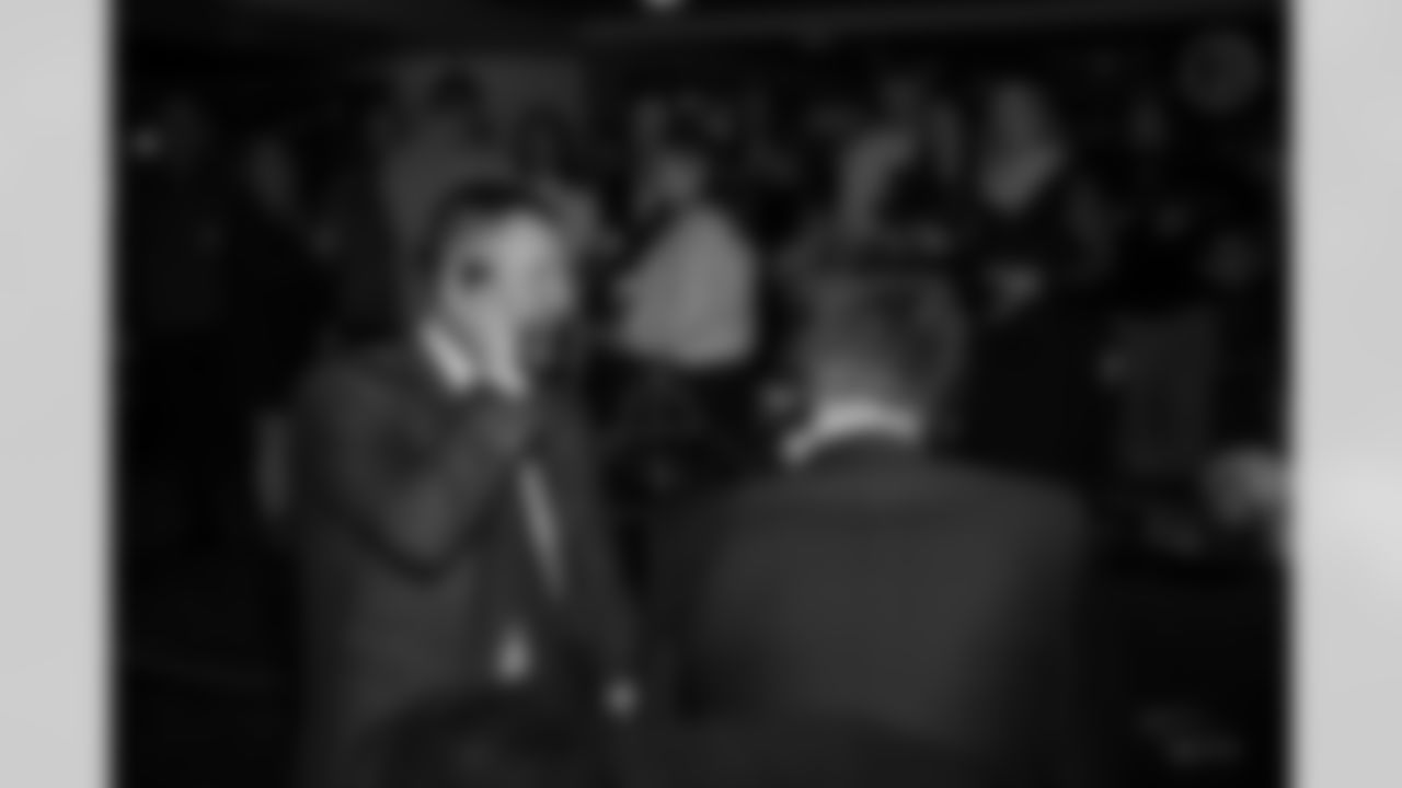 The Pittsburgh Steelers celebrate the 2025 Hall of Honor Class during the Hall of Honor Dinner Ceremony presented by U.S. Steel on Sunday, Dec. 14, 2025 in Pittsburgh, PA. (Alysa Rubin / Pittsburgh Steelers)