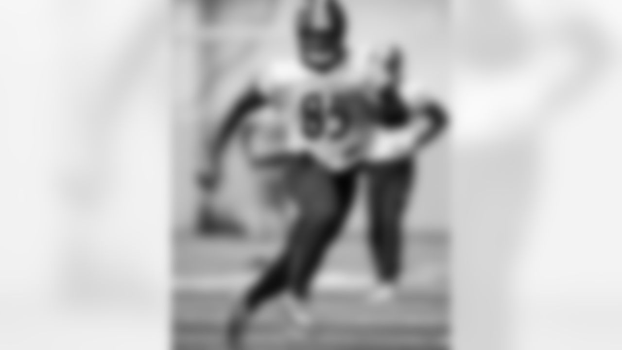 Pittsburgh Steelers tight end Jaheim Bell (85) during practice at the UPMC Rooney Sports Complex preparing for a Wild Card matchup against the Houston Texans, Saturday, Jan. 10, 2026 in Pittsburgh, PA. (Karl Roser / Pittsburgh Steelers)