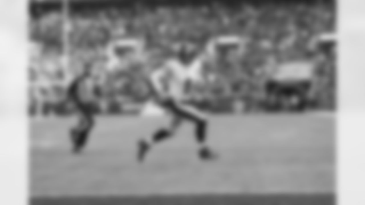Pittsburgh Steelers quarterback Aaron Rodgers (8) during a regular season game between the Pittsburgh Steelers and the Baltimore Ravens, Sunday, Dec. 7, 2025 in Baltimore, MD. (Karl Roser / Pittsburgh Steelers)