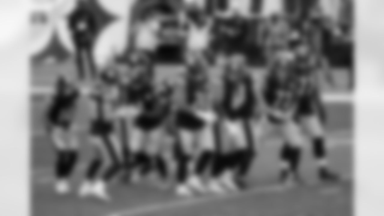 The offense during a regular season game between the Pittsburgh Steelers and the Indianapolis Colts, Sunday, Nov. 2, 2025 in Pittsburgh, PA. (Emilee Fails / Pittsburgh Steelers)