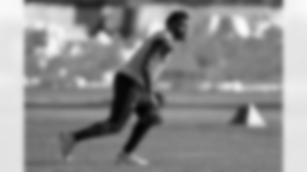 Pittsburgh Steelers linebacker Patrick Queen (6) during practice at the UPMC Rooney Sports Complex preparing for a Week 16 matchup against the Detroit Lions, Wednesday, Dec. 17, 2025 in Pittsburgh, PA. (Karl Roser / Pittsburgh Steelers)