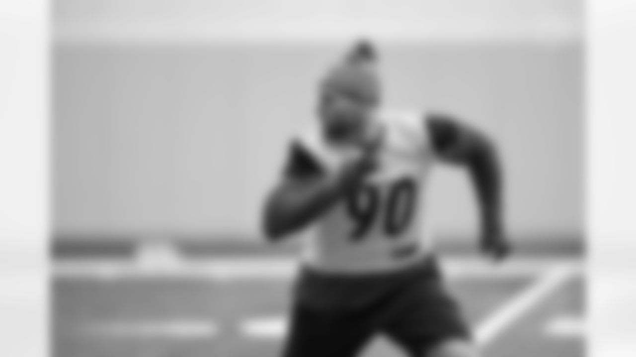 Pittsburgh Steelers linebacker T.J. Watt (90) during practice at the UPMC Rooney Sports Complex preparing for a Week 16 matchup against the Detroit Lions, Wednesday, Dec. 31, 2025 in Pittsburgh, PA. (Karl Roser / Pittsburgh Steelers)