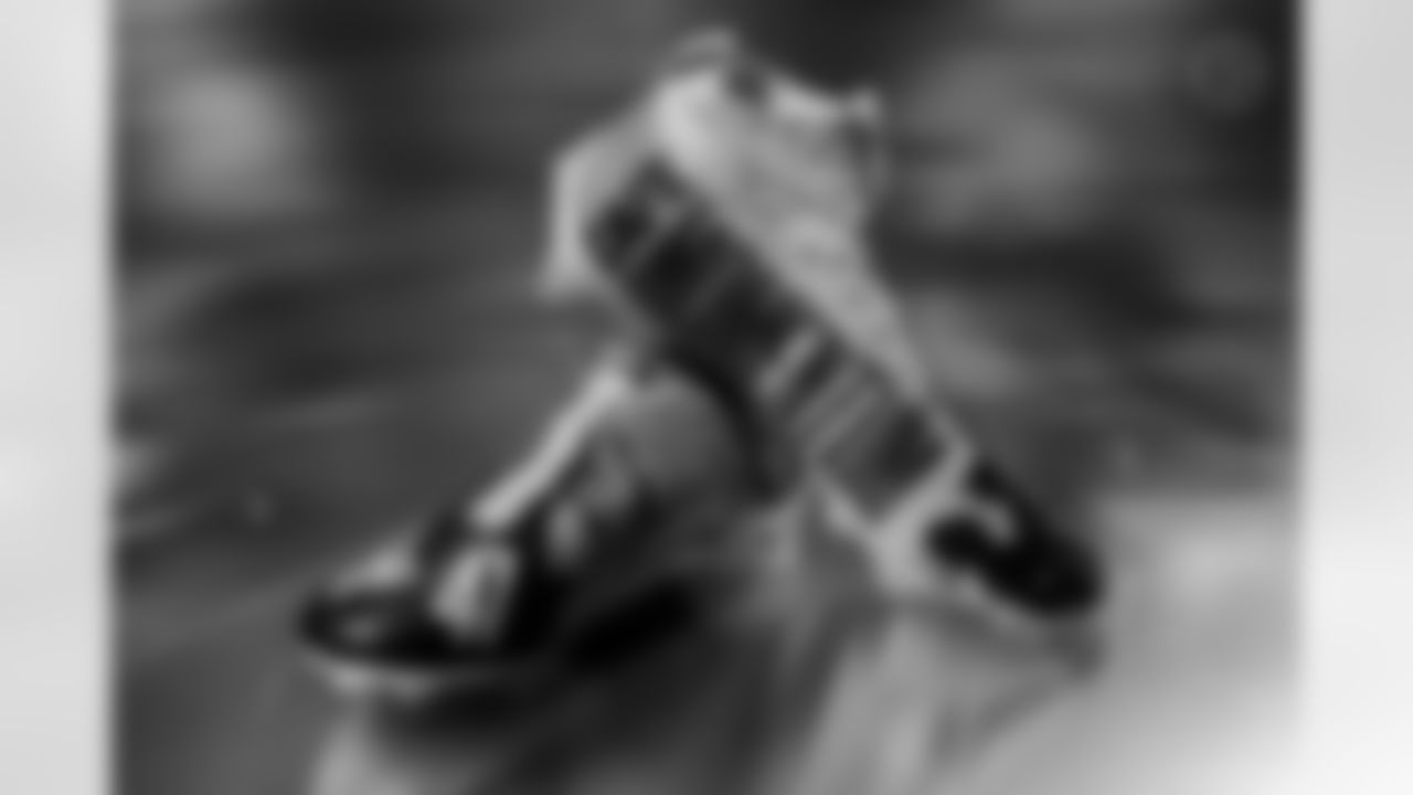 Pittsburgh Steelers linebacker Payton Wilson (41) will showcase his custom cleats supporting Cafe Momentum during Week 13. (Alysa Rubin / Pittsburgh Steelers)