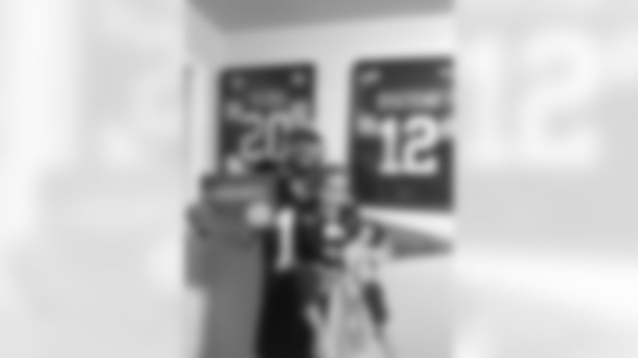SNUTraditions_HereWeGoSigns_Jan1520241240PM_Perez_Joshua_97494590_IMG_7055.jpeg_97494590_IMG_7055