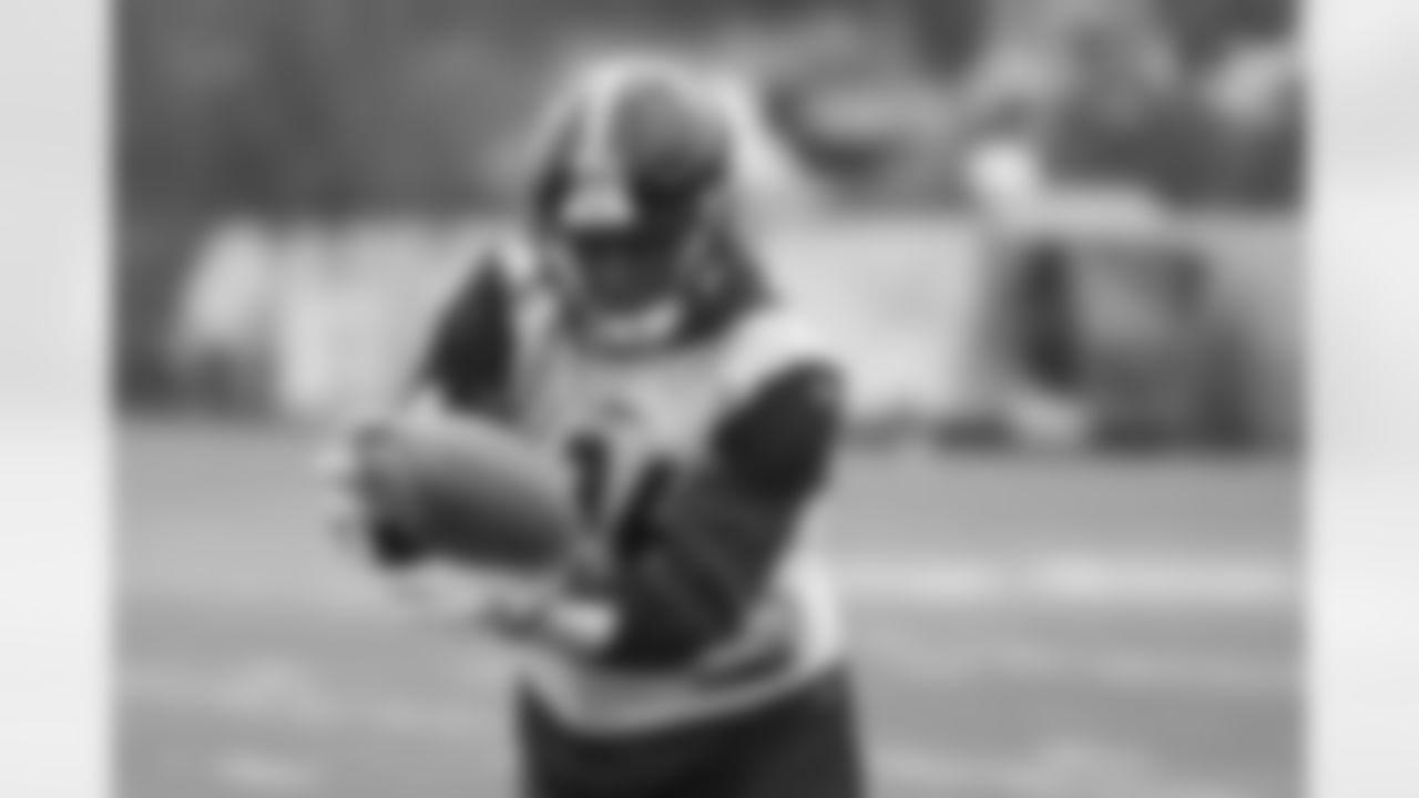 Pittsburgh Steelers linebacker Myles Jack (16) during practice at the UPMC Rooney Sports Complex preparing for a Week 16 matchup against the Cincinnati Bengals, Thursday, Dec. 21, 2023 in Pittsburgh, PA. (Karl Roser / Pittsburgh Steelers)