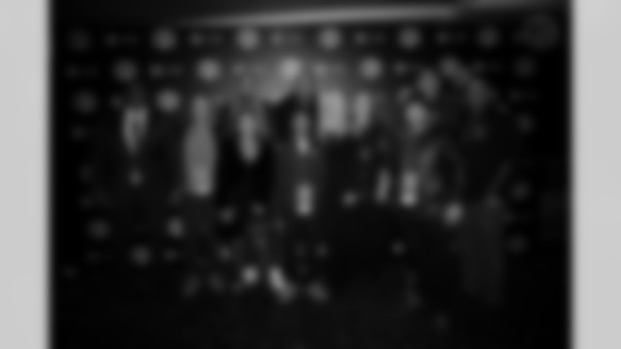 The Pittsburgh Steelers celebrate the 2025 Hall of Honor Class during the Hall of Honor Dinner Ceremony presented by U.S. Steel on Sunday, Dec. 14, 2025 in Pittsburgh, PA. (Alysa Rubin / Pittsburgh Steelers)