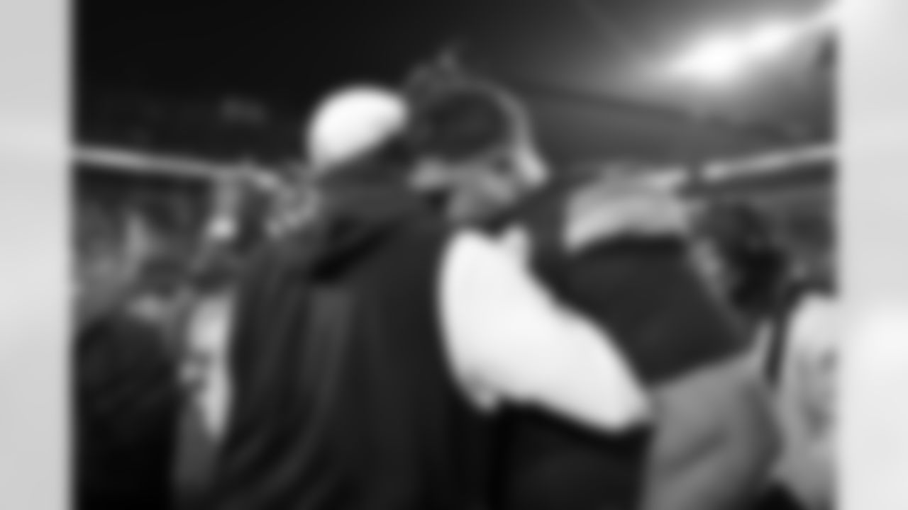 Pittsburgh Steelers head coach Mike Tomlin and Pittsburgh Steelers defensive tackle Cameron Heyward (97) during a regular season game between the Pittsburgh Steelers and the Baltimore Ravens, Sunday, Jan. 4, 2026 in Pittsburgh, PA. (Taylor Ollason / Pittsburgh Steelers)