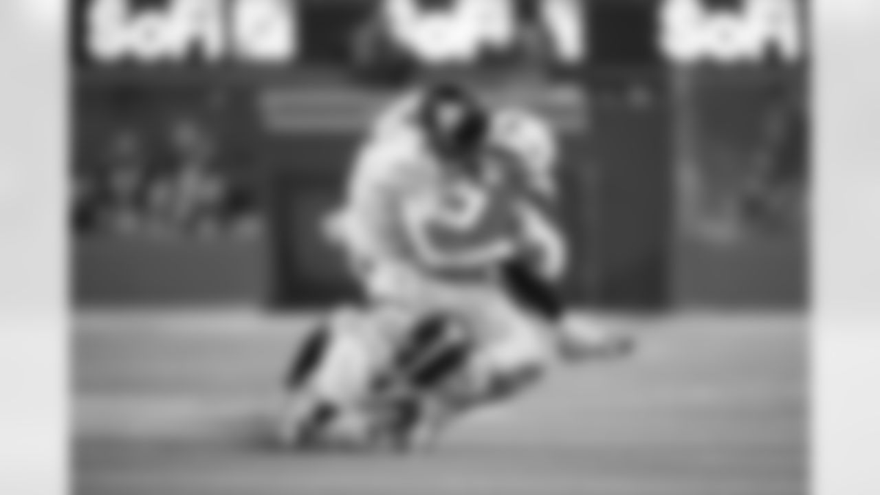 Pittsburgh Steelers cornerback James Pierre (42) and Pittsburgh Steelers cornerback Jalen Ramsey (5) during a regular season game between the Pittsburgh Steelers and the Los Angeles Chargers, Sunday, Nov. 9, 2025 in Inglewood, CA. The Chargers beat the Steelers 25-10. (Arron Anastasia / Pittsburgh Steelers)