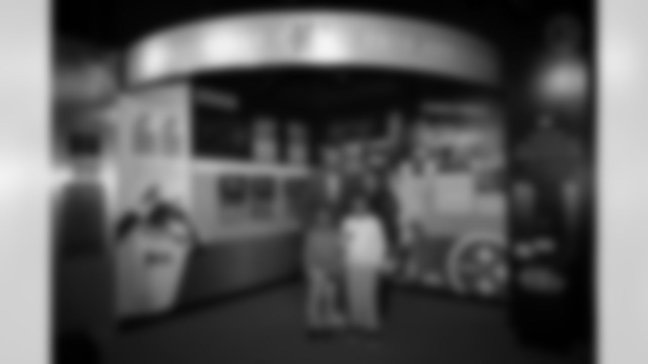 The Pittsburgh Steelers celebrated the 20th anniversary of Super Bowl XL during the Alumni Weekend Dinner at Acrisure Stadium benefitting the UPMC Sports Medicine Concussion Program, Saturday, Nov. 1, 2025 in Pittsburgh, PA. (Alysa Rubin / Pittsburgh Steelers)