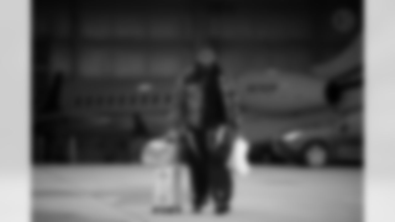 Pittsburgh Steelers tight end Jonnu Smith (81) travels to Detroit on Saturday, Dec. 20, 2025 for the Week 16 regular season matchup against the Detroit Lions. (Karl Roser / Pittsburgh Steelers)