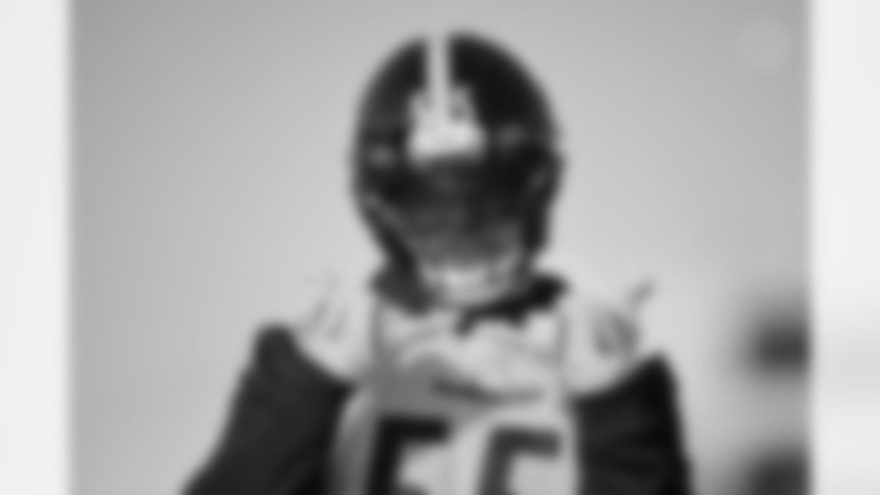 Pittsburgh Steelers linebacker Cole Holcomb (55) during practice at the UPMC Rooney Sports Complex preparing for a Week 16 matchup against the Detroit Lions, Thursday, Dec. 18, 2025 in Pittsburgh, PA. (Alysa Rubin / Pittsburgh Steelers)