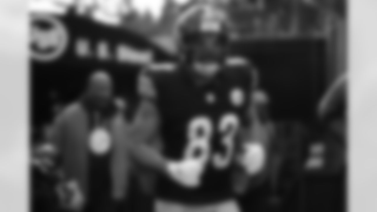 Pittsburgh Steelers tight end/fullback Connor Heyward (83) during a regular season game between the Pittsburgh Steelers and the Cincinnati Bengals, Sunday, Nov. 16, 2025 in Pittsburgh, PA. (Harrison Barden / Pittsburgh Steelers)