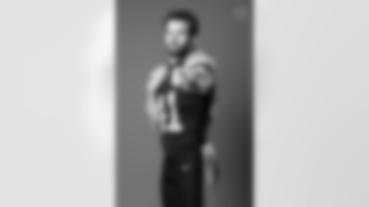 Pittsburgh Steelers linebacker Payton Wilson (41) wears the color rush uniform during a photoshoot, Tuesday, Dec. 2, 2025 in Pittsburgh, PA. (Alysa Rubin / Pittsburgh Steelers)