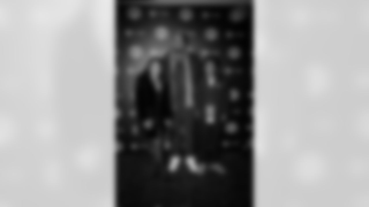 The Pittsburgh Steelers celebrate the 2025 Hall of Honor Class during the Hall of Honor Dinner Ceremony presented by U.S. Steel on Sunday, Dec. 14, 2025 in Pittsburgh, PA. (Alysa Rubin / Pittsburgh Steelers)