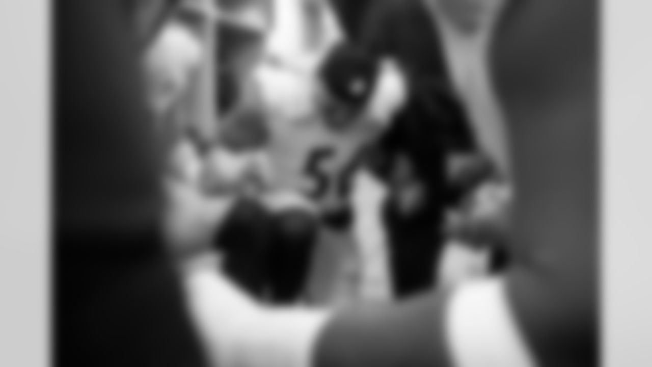 Pittsburgh Steelers linebacker Alex Highsmith (56) prior to a regular season game between the Pittsburgh Steelers and the Los Angeles Chargers, Sunday, Nov. 9, 2025 in Inglewood, CA. The Chargers beat the Steelers 25-10. (Karl Roser / Pittsburgh Steelers)