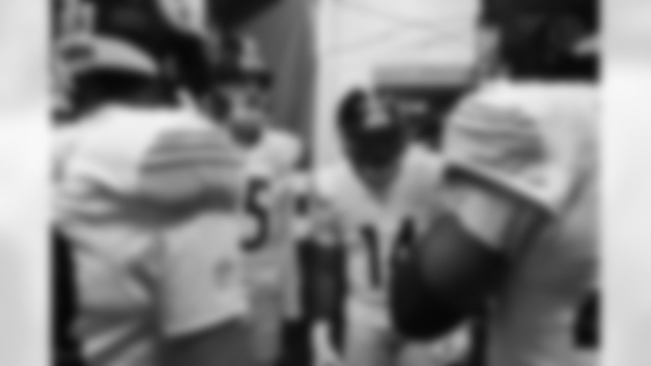 Pittsburgh Steelers wide receiver Ben Skowronek (15) and Pittsburgh Steelers running back Kenneth Gainwell (14) during a regular season game between the Pittsburgh Steelers and the Cleveland Browns, Sunday, Dec. 28, 2025 in Cleveland, OH. (Alysa Rubin / Pittsburgh Steelers)