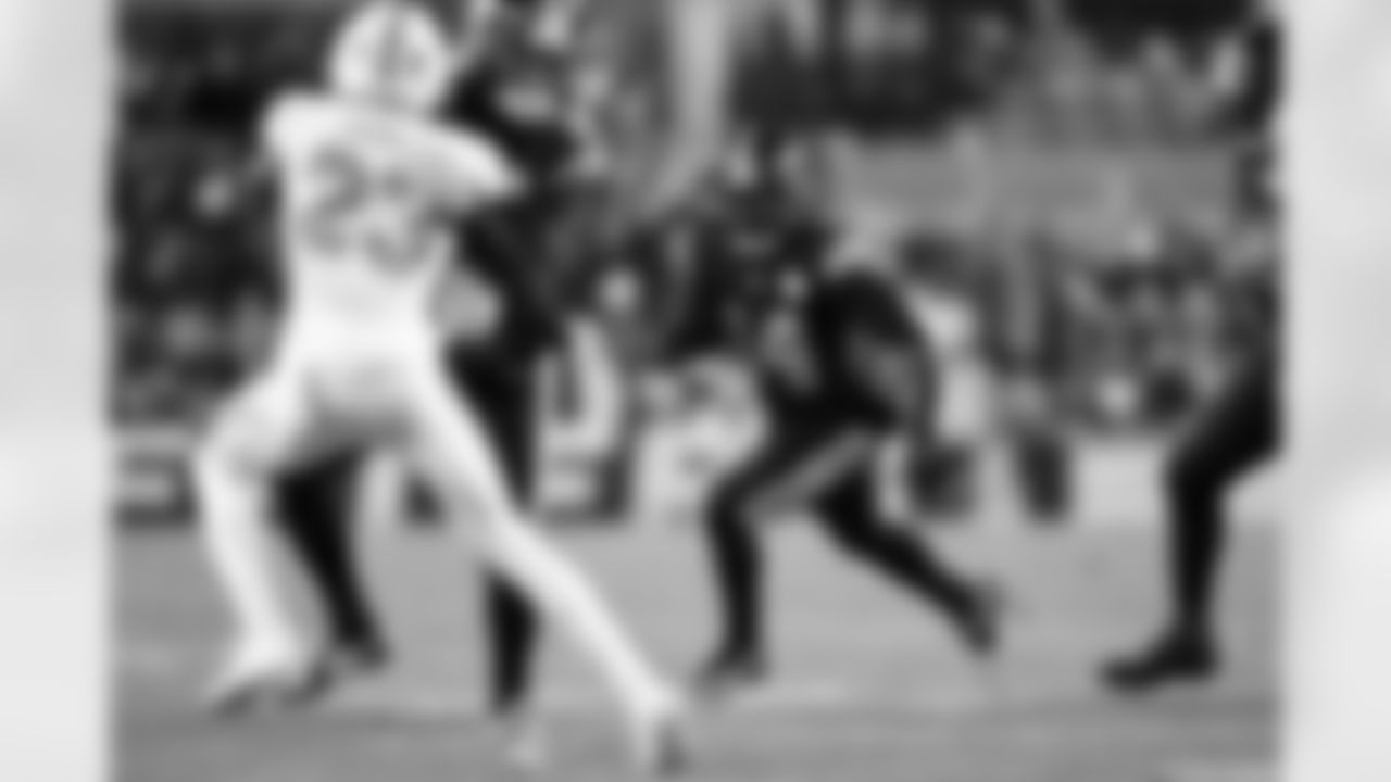 Pittsburgh Steelers running back Kenneth Gainwell (14) during a regular season game between the Pittsburgh Steelers and the Miami Dolphins, Monday, Dec. 15, 2025 in Pittsburgh, PA. (Karl Roser / Pittsburgh Steelers)