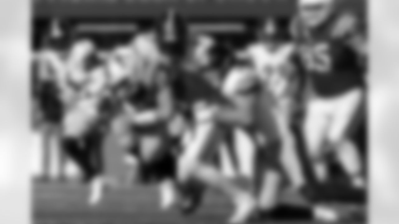 Pittsburgh Steelers linebacker T.J. Watt (90) sacks New England Patriots Drake May (10) during a regular season game between the Pittsburgh Steelers and the New England Patriots, Sunday, Sept. 21, 2025 in Foxborough, MA. The Steelers defeated the Patriots 21-14. (Jared Wickerham / Pittsburgh Steelers)