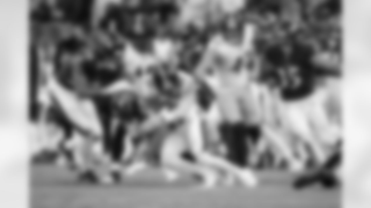 Pittsburgh Steelers linebacker Jack Sawyer (33) during a regular season game between the Pittsburgh Steelers and the Baltimore Ravens, Sunday, Dec. 7, 2025 in Baltimore, MD. The Steelers defeated the Ravens 27-22. (Karl Roser / Pittsburgh Steelers)