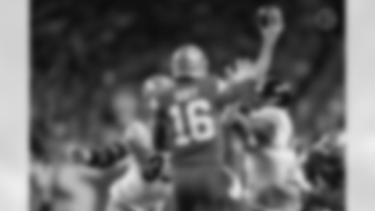 Pittsburgh Steelers linebacker Jack Sawyer (33) during a regular season game between the Pittsburgh Steelers and the Detroit Lions, Sunday, Dec. 21, 2025 in Detroit, MI. (Karl Roser / Pittsburgh Steelers)