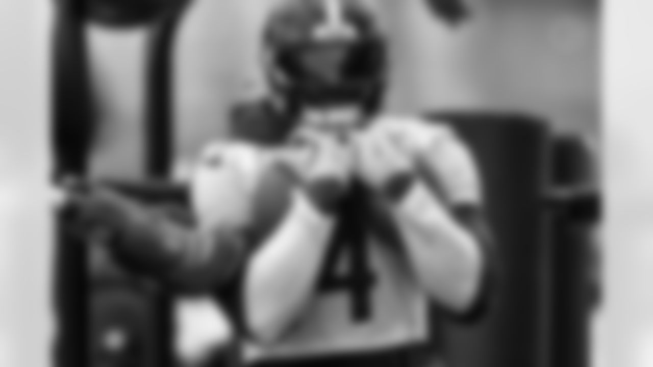 Pittsburgh Steelers wide receiver DK Metcalf (4) during practice at the UPMC Rooney Sports Complex preparing for a Week 12 matchup against the Chicago Bears, Wednesday, Nov. 19, 2025 in Pittsburgh, PA. (Alysa Rubin / Pittsburgh Steelers)