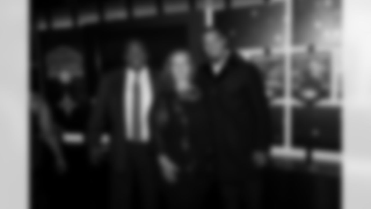 The Pittsburgh Steelers celebrate the 2025 Hall of Honor Class during the Hall of Honor Dinner Ceremony presented by U.S. Steel on Sunday, Dec. 14, 2025 in Pittsburgh, PA. (Karl Roser / Pittsburgh Steelers)