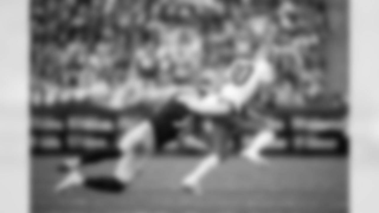 Pittsburgh Steelers linebacker T.J. Watt (90) during a regular season game between the Pittsburgh Steelers and the Cincinnati Bengals, Sunday, Nov. 16, 2025 in Pittsburgh, PA. The Steelers defeated the Bengals 34-12. (Karl Roser / Pittsburgh Steelers)