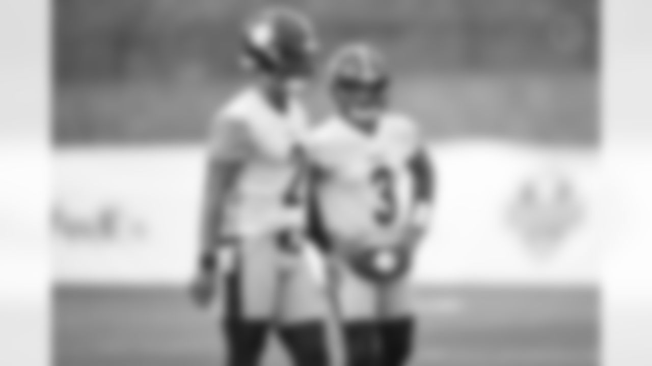 Pittsburgh Steelers quarterback Justin Fields (2) and Pittsburgh Steelers quarterback Russell Wilson (3) train at Saint Vincent College during the 2024 Steelers Training Camp on Saturday August 3, 2024 in Latrobe, PA. (Alysa Rubin / Pittsburgh Steelers)
