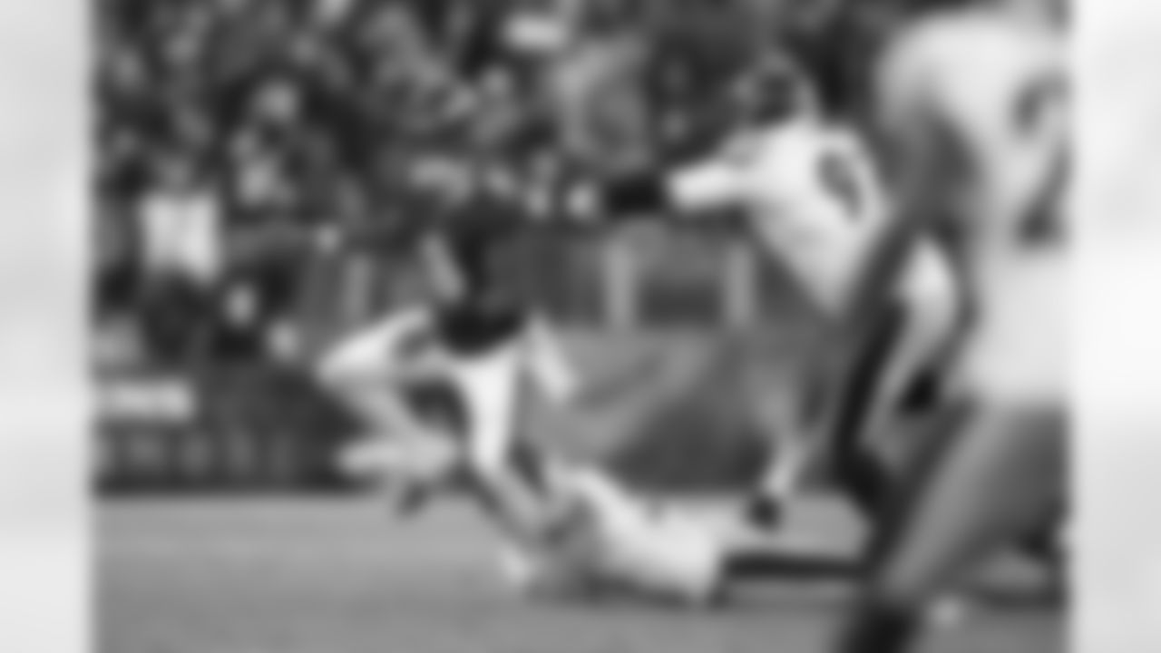 Pittsburgh Steelers linebacker Alex Highsmith (56) and Pittsburgh Steelers defensive tackle Cameron Heyward (97) during a regular season game between the Pittsburgh Steelers and the Baltimore Ravens, Sunday, Dec. 7, 2025 in Baltimore, MD. The Steelers defeated the Ravens 27-22. (Karl Roser / Pittsburgh Steelers)