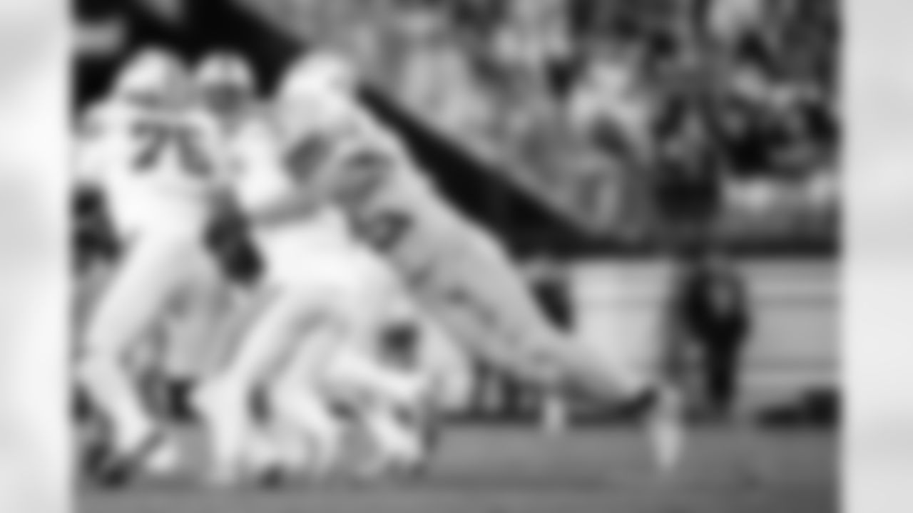 Pittsburgh Steelers linebacker T.J. Watt (90) during a regular season game between the Pittsburgh Steelers and the Green Bay Packers, Sunday, Oct. 26, 2025 in Pittsburgh, PA. The Packers beat the Steelers 35-25. (Karl Roser / Pittsburgh Steelers)