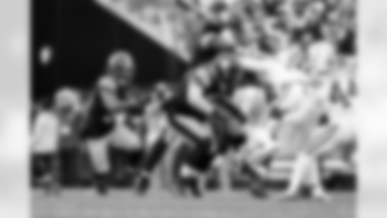 Pittsburgh Steelers running back Jaylen Warren (30) during a regular season game between the Pittsburgh Steelers and the Indianapolis Colts, Sunday, Nov. 2, 2025 in Pittsburgh, PA. (Alysa Rubin / Pittsburgh Steelers)