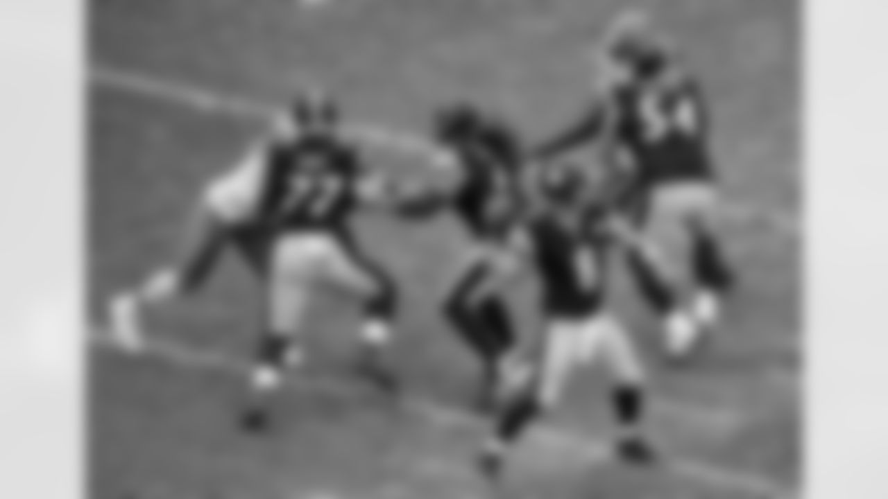 Pittsburgh Steelers quarterback Aaron Rodgers (8), Pittsburgh Steelers offensive tackle Broderick Jones (77), Pittsburgh Steelers offensive lineman Isaac Seumalo (73) and Pittsburgh Steelers center Zach Frazier (54) during a regular season game between the Pittsburgh Steelers and the Cleveland Browns, Sunday, Oct. 12, 2025 in Pittsburgh, PA. The Steelers defeated the Browns 23-9. (Arron Anastasia/ Pittsburgh Steelers)