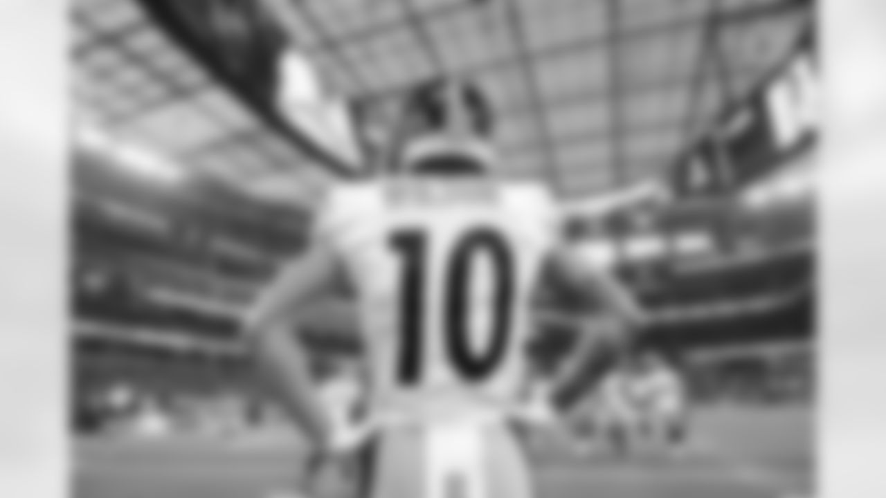 Pittsburgh Steelers wide receiver Roman Wilson (10) during a regular season game between the Pittsburgh Steelers and the Los Angeles Chargers, Sunday, Nov. 9, 2025 in Inglewood, CA. (Karl Roser / Pittsburgh Steelers)