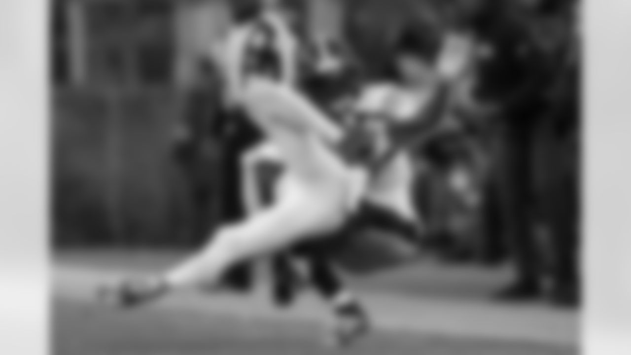 Pittsburgh Steelers cornerback Jalen Ramsey (5) tackles his opponent during a regular season game against the Baltimore Ravens, Sunday, Dec. 7, 2025 in Baltimore, MD. The Steelers defeated the Ravens 27-22. (Alysa Rubin / Pittsburgh Steelers)