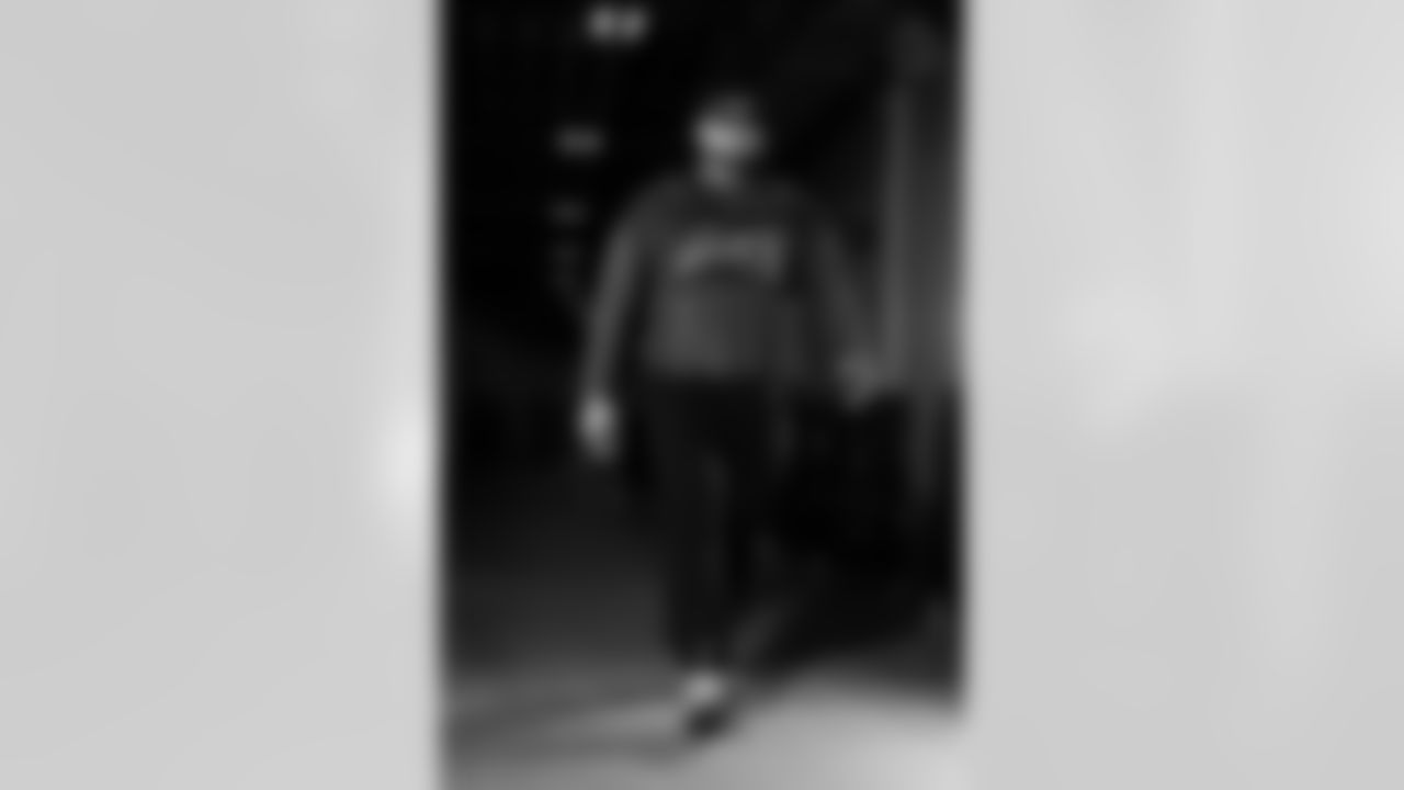 Pittsburgh Steelers offensive tackle Troy Fautanu (76) during a regular season game between the Pittsburgh Steelers and the Miami Dolphins, Monday, Dec. 15, 2025 in Pittsburgh, PA. (Alysa Rubin / Pittsburgh Steelers)