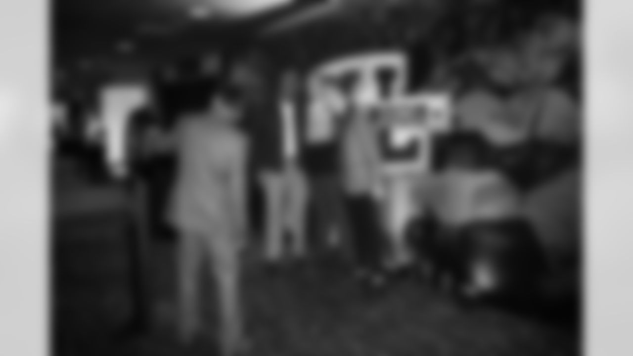 The Pittsburgh Steelers celebrated the 20th anniversary of Super Bowl XL during the Alumni Weekend Dinner at Acrisure Stadium benefitting the UPMC Sports Medicine Concussion Program, Saturday, Nov. 1, 2025 in Pittsburgh, PA. (Alysa Rubin / Pittsburgh Steelers)