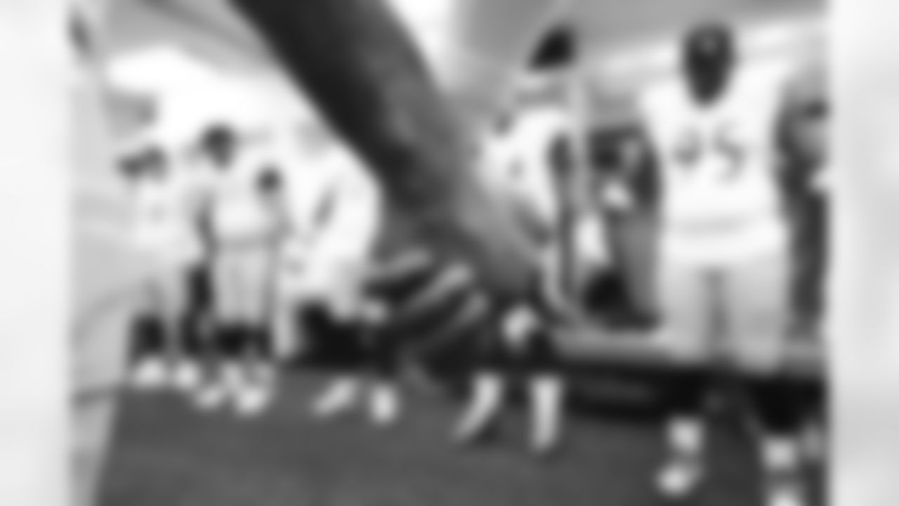 The team during a regular season game between the Pittsburgh Steelers and the Chicago Bears, Sunday, Nov. 23, 2025 in Chicago, IL. (Karl Roser / Pittsburgh Steelers)