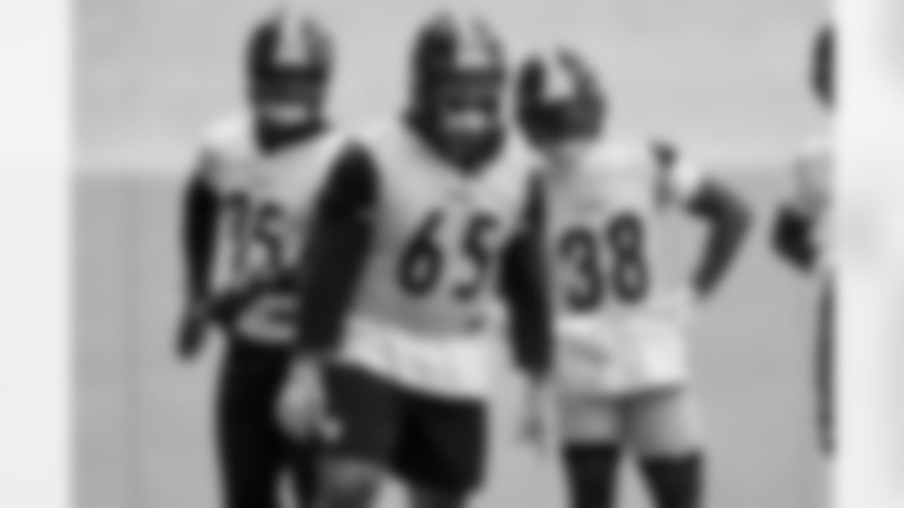 Pittsburgh Steelers defensive tackle Kyler Baugh (65) and Pittsburgh Steelers defensive back D'Shawn Jamison (38) during practice at the UPMC Rooney Sports Complex preparing for a Wild Card matchup against the Houston Texans, Saturday, Jan. 10, 2026 in Pittsburgh, PA. (Alysa Rubin / Pittsburgh Steelers)