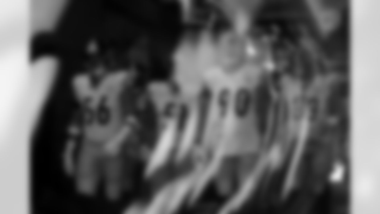 The Pittsburgh Steelers take the field for warmups prior to a regular season game against the Baltimore Ravens, Sunday, Dec. 7, 2025 in Baltimore, MD. The Steelers defeated the Ravens 27-22. (Alysa Rubin / Pittsburgh Steelers)