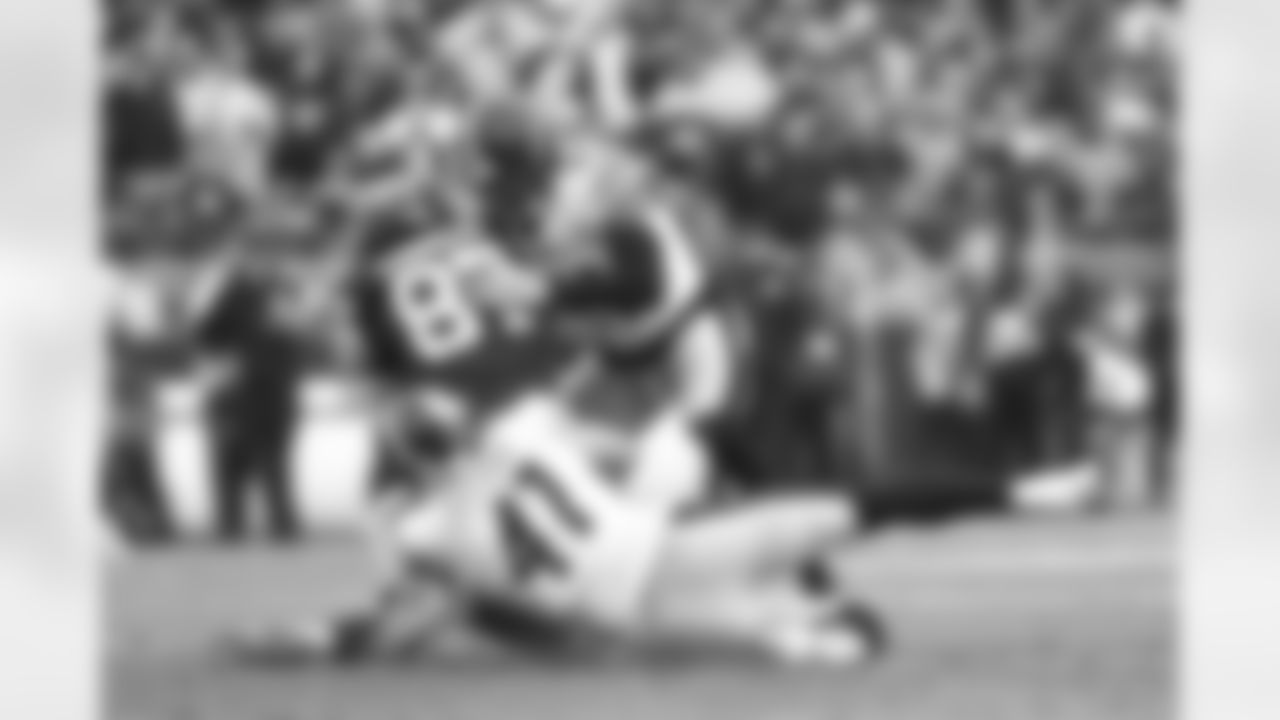 Pittsburgh Steelers linebacker Payton Wilson (41) and Pittsburgh Steelers defensive back Chuck Clark (21) during a regular season game between the Pittsburgh Steelers and the Cleveland Browns, Sunday, Dec. 28, 2025 in Cleveland, OH. (Jared Wickerham / Pittsburgh Steelers)